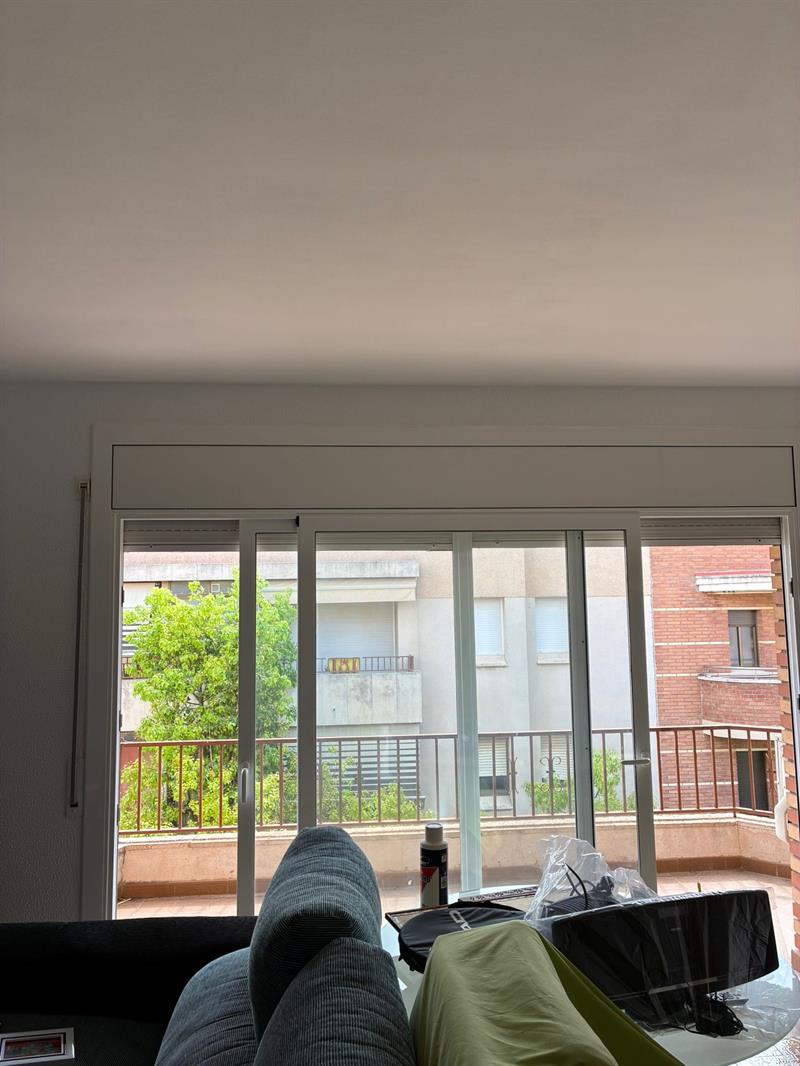 Pintura paredes y techo de comedor en Cubelles reforma de piso